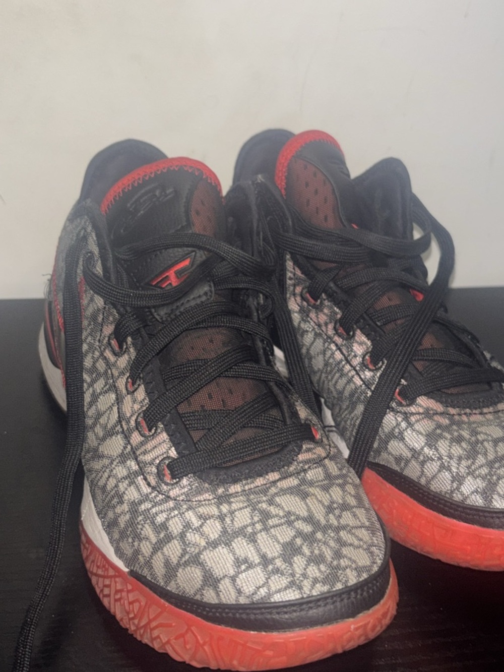 Men's Athletic Sneakers in Black and Red — Performance Court Shoe